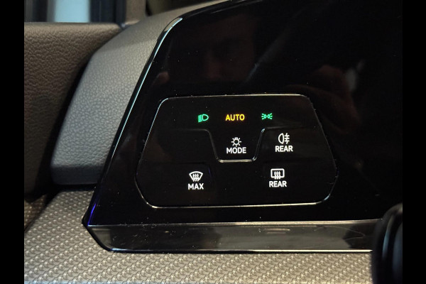 Volkswagen Golf 1.5 TSI R-Line | PANORAMA | CAMERA | LAGE KM!