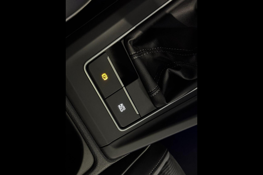 Volkswagen Golf 1.5 TSI R-Line | PANORAMA | CAMERA | LAGE KM!