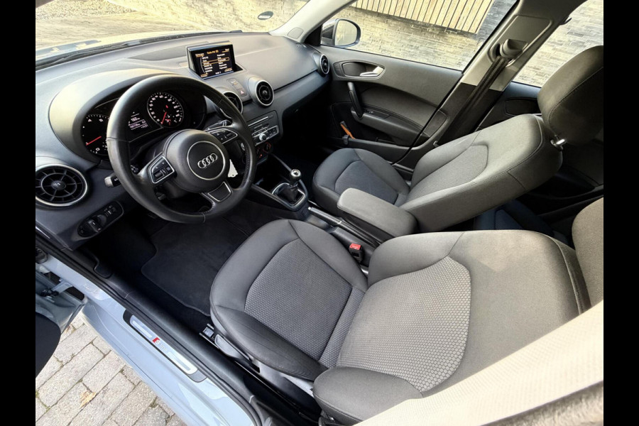 Audi A1 Sportback 1.0 TFSI Adrenalin Handgeschakeld | S-line exterieur | Airconditioning | Cruise control | Navigatie voorbereiding | Pi