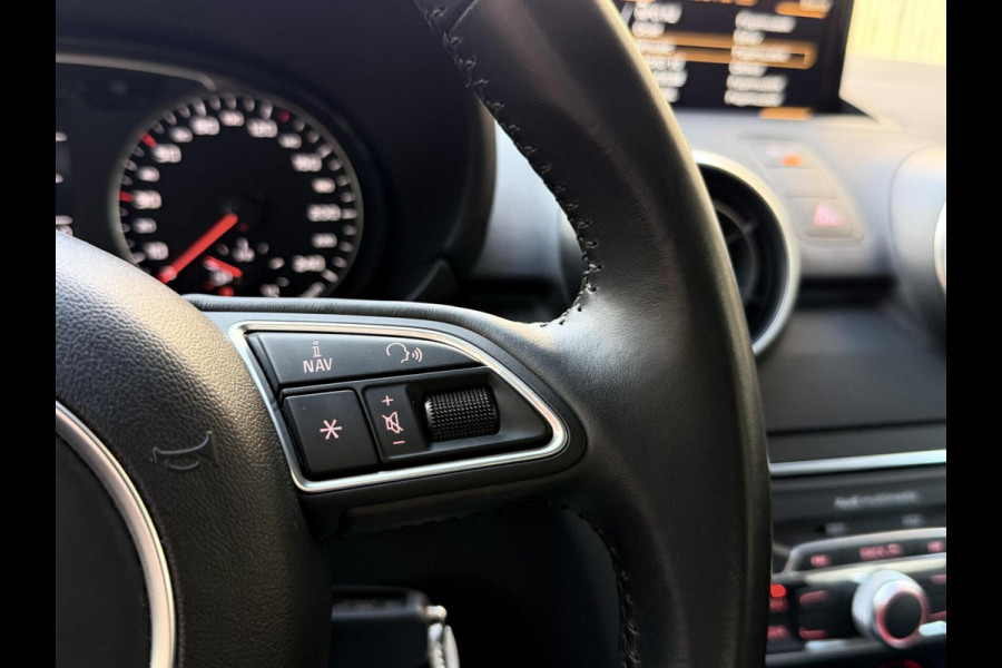 Audi A1 Sportback 1.0 TFSI Adrenalin Handgeschakeld | S-line exterieur | Airconditioning | Cruise control | Navigatie voorbereiding | Pi