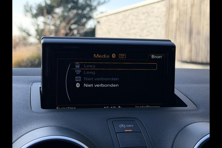 Audi A1 Sportback 1.0 TFSI Adrenalin Handgeschakeld | S-line exterieur | Airconditioning | Cruise control | Navigatie voorbereiding | Pi