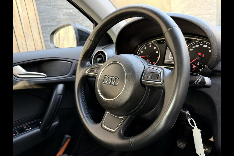 Audi A1 Sportback 1.0 TFSI Adrenalin Handgeschakeld | S-line exterieur | Airconditioning | Cruise control | Navigatie voorbereiding | Pi