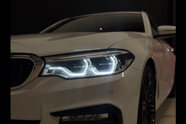 BMW 5 Serie Touring 530i xDrive M Sport | PANO | HUD | LED | SFEERVERLICHTING