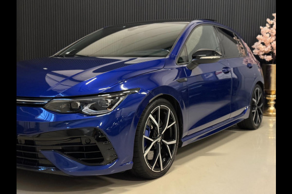 Volkswagen Golf 2.0 TSI R 4Motion | AKRAPOVIC | PANO | HUD