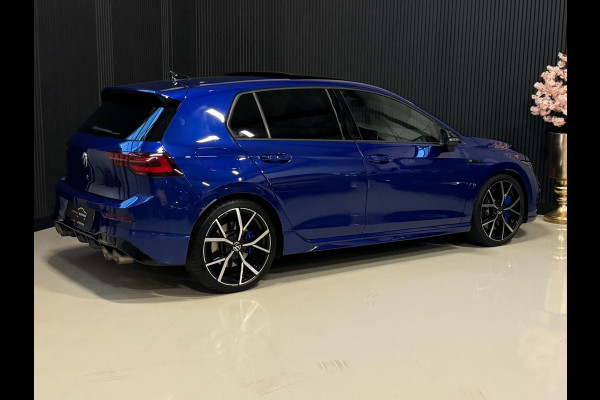 Volkswagen Golf 2.0 TSI R 4Motion | AKRAPOVIC | PANO | HUD