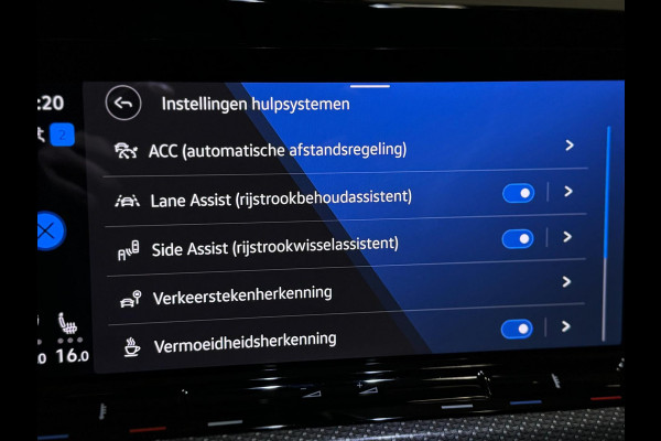 Volkswagen Golf 2.0 TSI R 4Motion | AKRAPOVIC | PANO | HUD