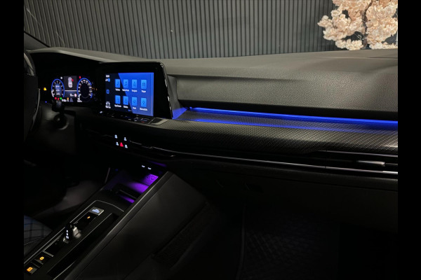 Volkswagen Golf 2.0 TSI R 4Motion | AKRAPOVIC | PANO | HUD