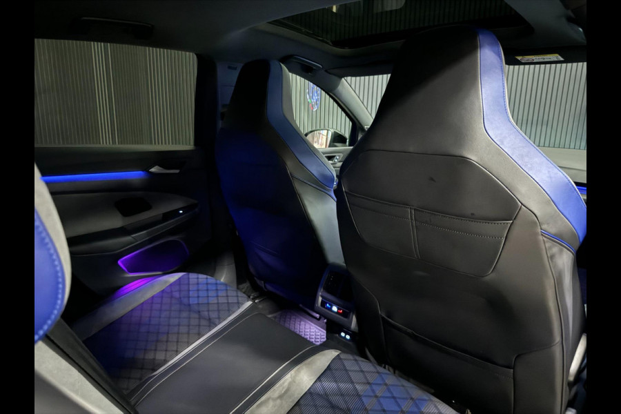 Volkswagen Golf 2.0 TSI R 4Motion | AKRAPOVIC | PANO | HUD