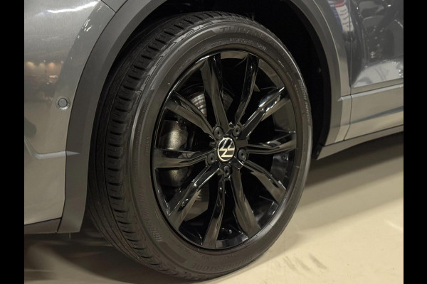 Volkswagen T-Roc 1.5 TSI R-Line DSG | PANO | IQ LIGHT | VIRTUAL | CAMERA