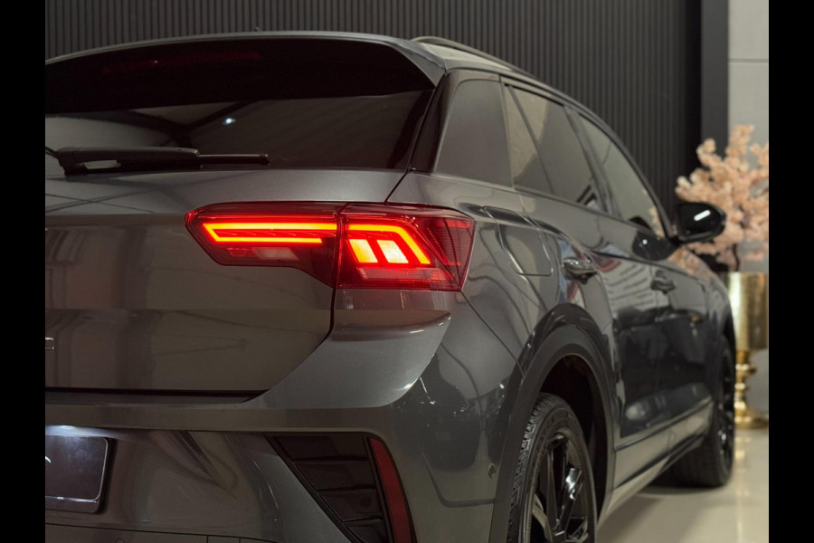 Volkswagen T-Roc 1.5 TSI R-Line DSG | PANO | IQ LIGHT | VIRTUAL | CAMERA