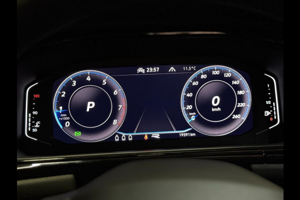 Volkswagen T-Roc 1.5 TSI R-Line DSG | PANO | IQ LIGHT | VIRTUAL | CAMERA