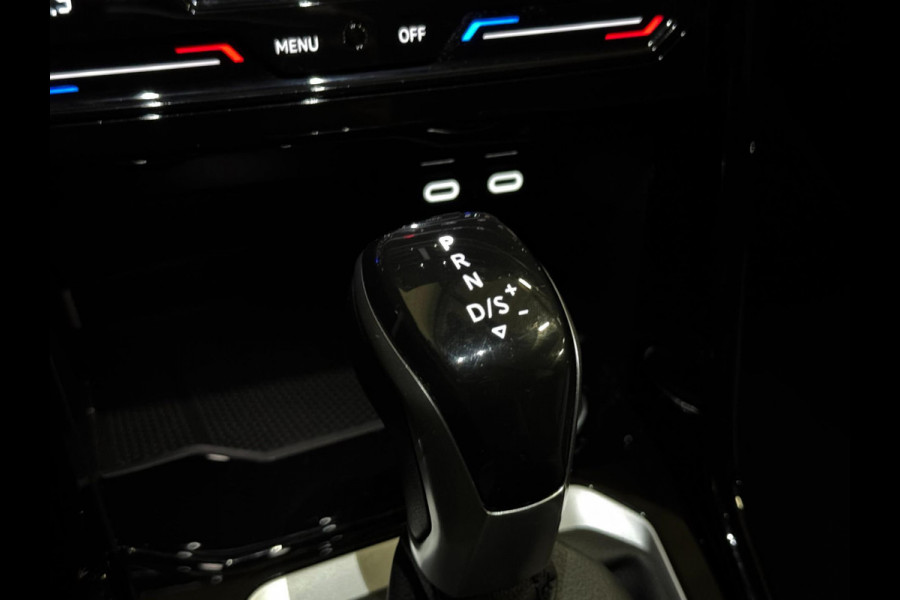 Volkswagen T-Roc 1.5 TSI R-Line DSG | PANO | IQ LIGHT | VIRTUAL | CAMERA