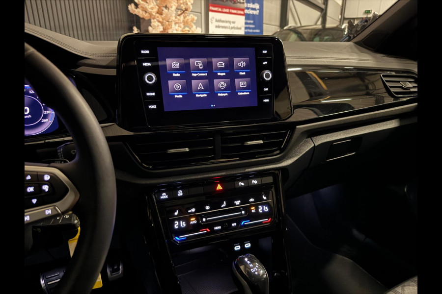 Volkswagen T-Roc 1.5 TSI R-Line DSG | PANO | IQ LIGHT | VIRTUAL | CAMERA
