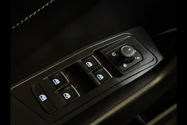 Volkswagen T-Roc 1.5 TSI R-Line DSG | PANO | IQ LIGHT | VIRTUAL | CAMERA