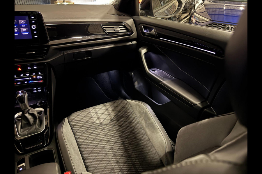 Volkswagen T-Roc 1.5 TSI R-Line DSG | PANO | IQ LIGHT | VIRTUAL | CAMERA
