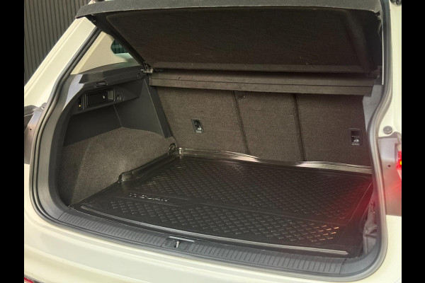 Volkswagen Tiguan 2.0 TDI 4Motion R-LINE | 190PK | VIRTUAL | TREKHAAK | CAMERA