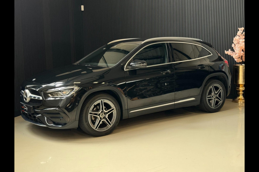 Mercedes-Benz GLA 180 AMG | LED | WIDESCREEN | TREKHAAK