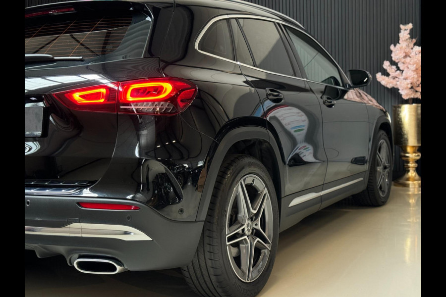 Mercedes-Benz GLA 180 AMG | LED | WIDESCREEN | TREKHAAK