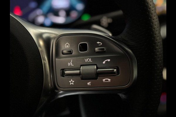 Mercedes-Benz GLA 180 AMG | LED | WIDESCREEN | TREKHAAK