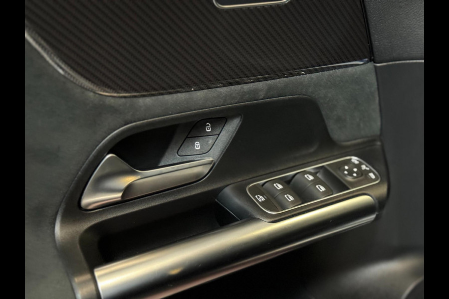 Mercedes-Benz GLA 180 AMG | LED | WIDESCREEN | TREKHAAK