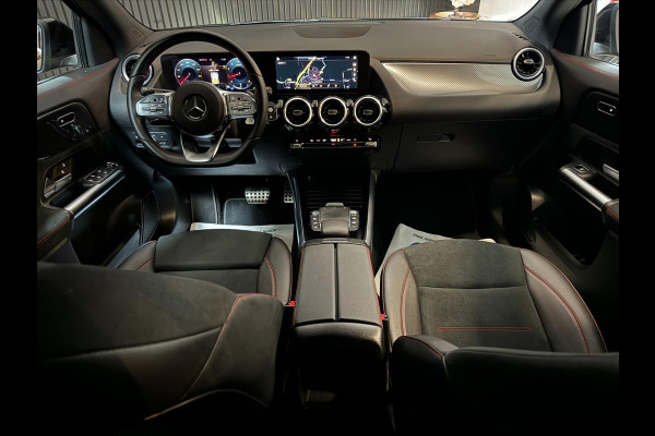 Mercedes-Benz GLA 180 AMG | LED | WIDESCREEN | TREKHAAK