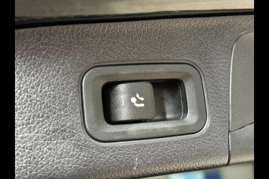 Mercedes-Benz GLA 180 AMG | LED | WIDESCREEN | TREKHAAK