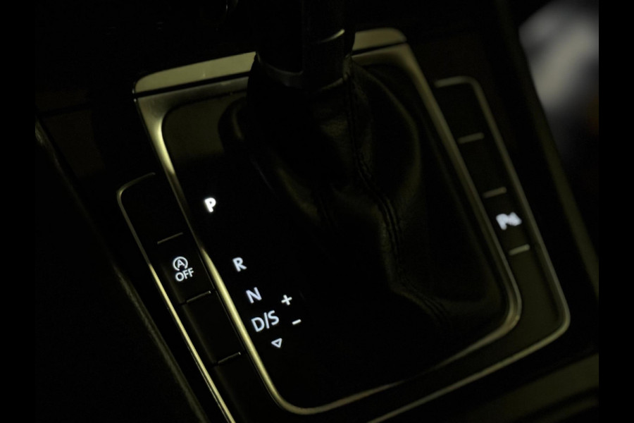 Volkswagen Golf 1.4 TSI R-LINE DSG | CAMERA | STOELVERW. | ACC
