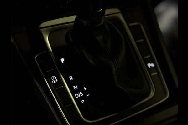 Volkswagen Golf 1.4 TSI R-LINE DSG | CAMERA | STOELVERW. | ACC