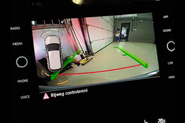 Volkswagen Golf 1.4 TSI R-LINE DSG | CAMERA | STOELVERW. | ACC