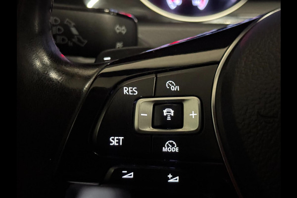 Volkswagen Golf 1.4 TSI R-LINE DSG | CAMERA | STOELVERW. | ACC