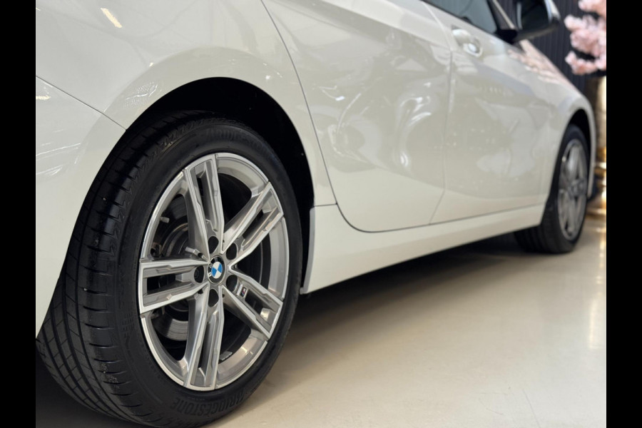 BMW 1-serie 120i | CAMERA | LED | STOELVERW. | 2024