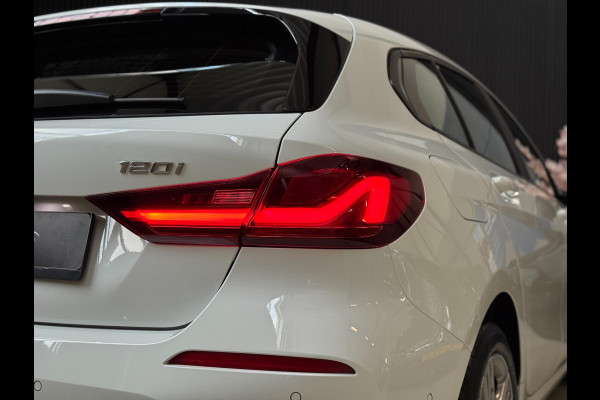 BMW 1-serie 120i | CAMERA | LED | STOELVERW. | 2024