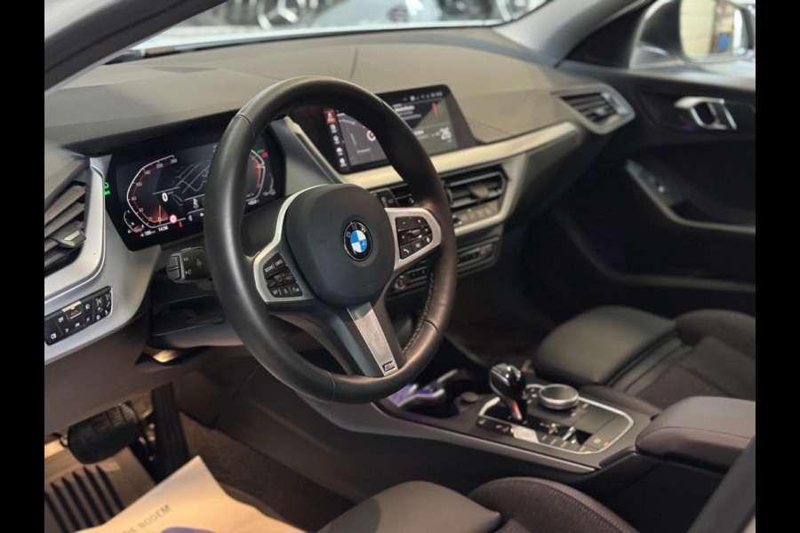 BMW 1-serie 120i | CAMERA | LED | STOELVERW. | 2024