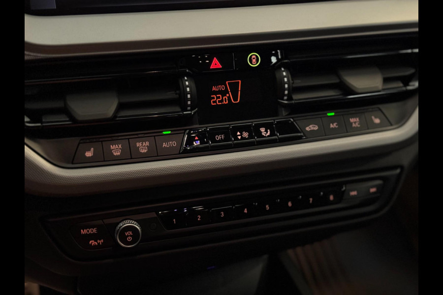 BMW 1-serie 120i | CAMERA | LED | STOELVERW. | 2024