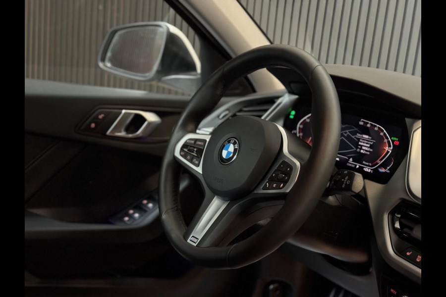 BMW 1-serie 120i | CAMERA | LED | STOELVERW. | 2024