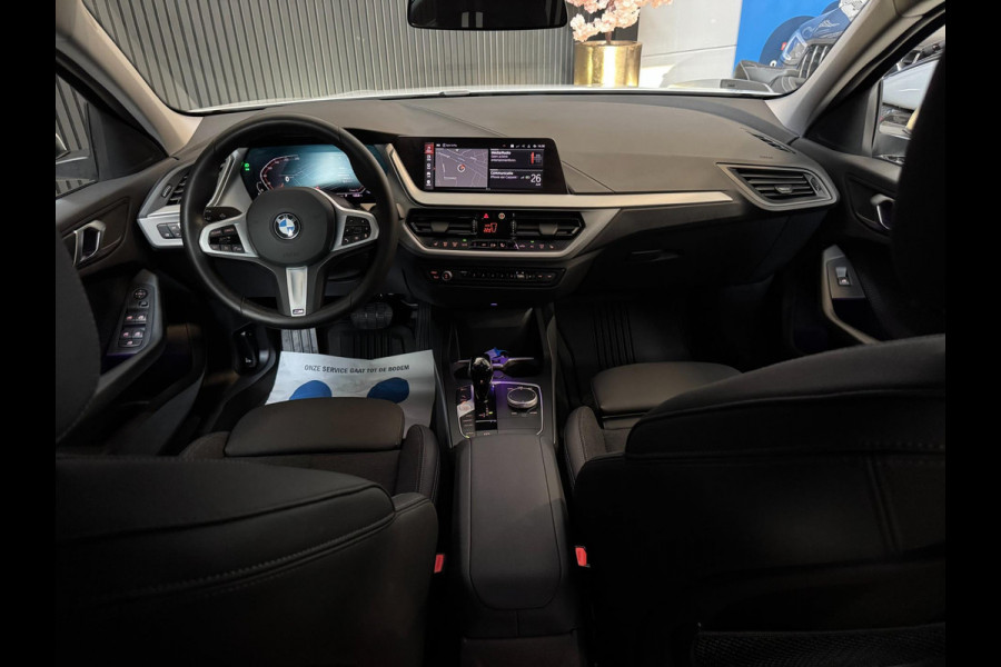 BMW 1-serie 120i | CAMERA | LED | STOELVERW. | 2024