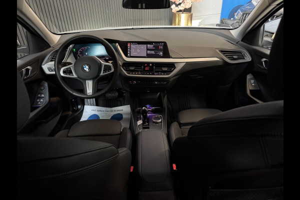 BMW 1-serie 120i | CAMERA | LED | STOELVERW. | 2024