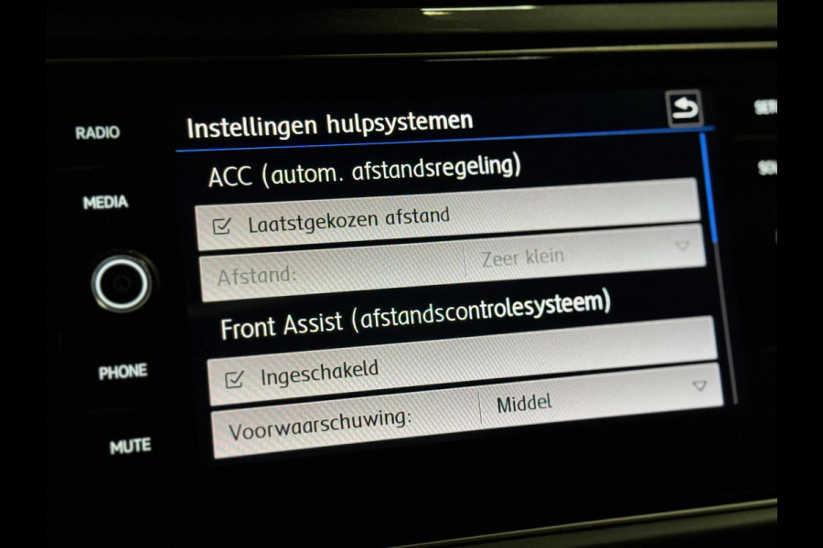 Volkswagen T-Roc 2.0 TSI 4Motion 3X R-LINE | PANO | VIRTUAL | CAMERA