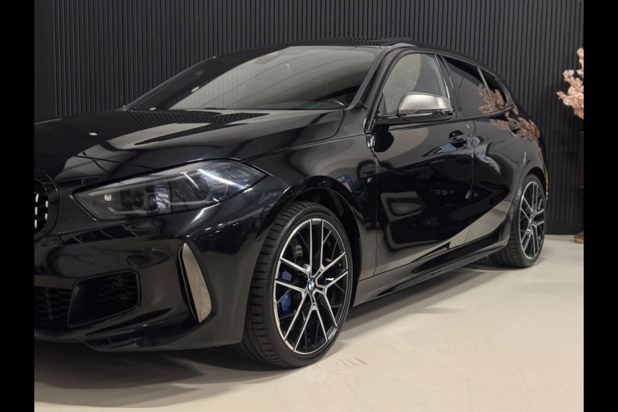 BMW 1-serie M135i xDrive M PERFORMANCE | NAP | PANO | KUIP | VOL!