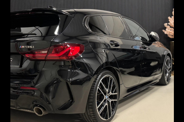 BMW 1-serie M135i xDrive M PERFORMANCE | NAP | PANO | KUIP | VOL!