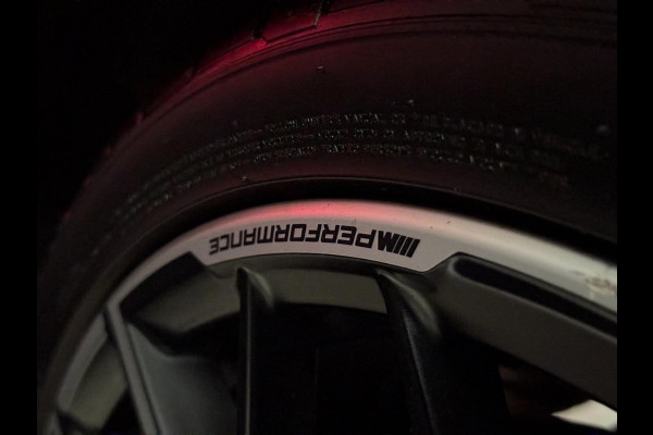 BMW 1-serie M135i xDrive M PERFORMANCE | NAP | PANO | KUIP | VOL!
