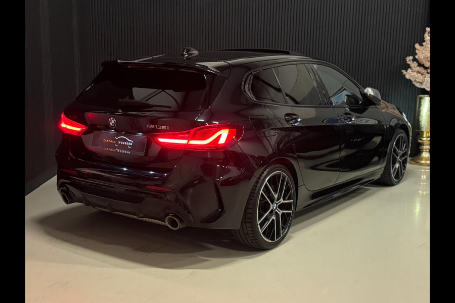 BMW 1-serie M135i xDrive M PERFORMANCE | NAP | PANO | KUIP | VOL!