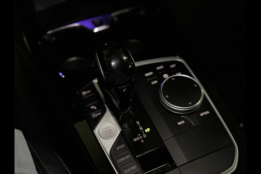 BMW 1-serie M135i xDrive M PERFORMANCE | NAP | PANO | KUIP | VOL!