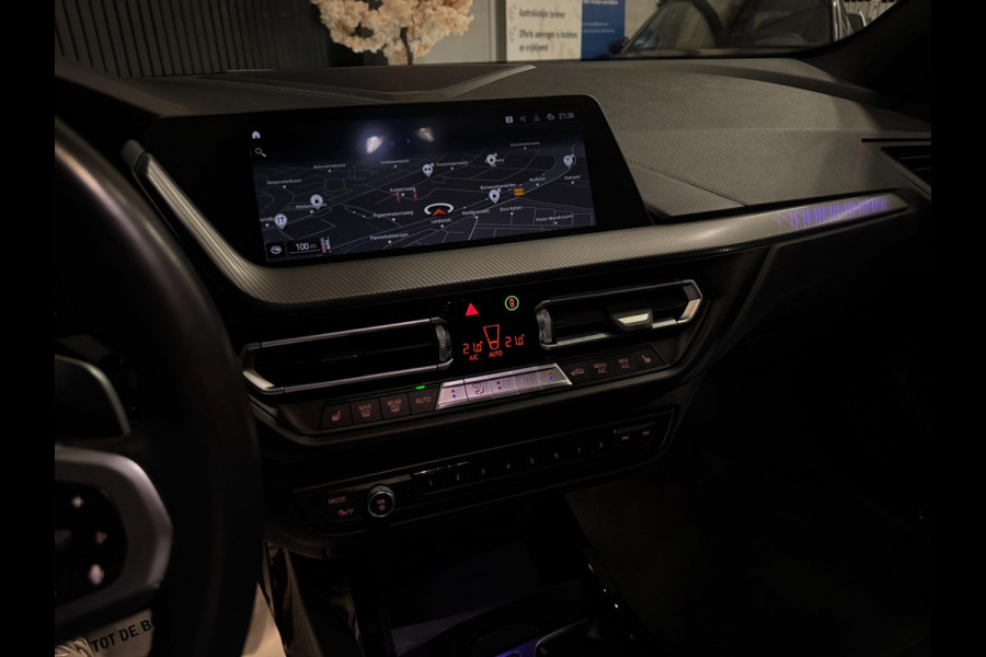 BMW 1-serie M135i xDrive M PERFORMANCE | NAP | PANO | KUIP | VOL!