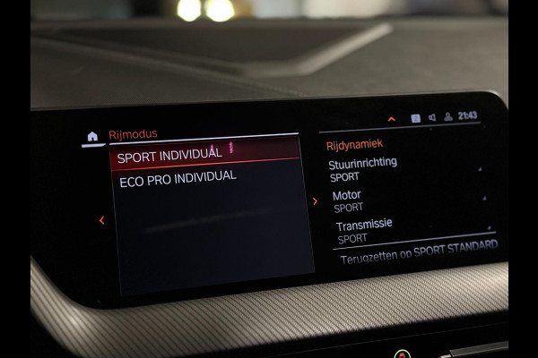 BMW 1-serie M135i xDrive M PERFORMANCE | NAP | PANO | KUIP | VOL!