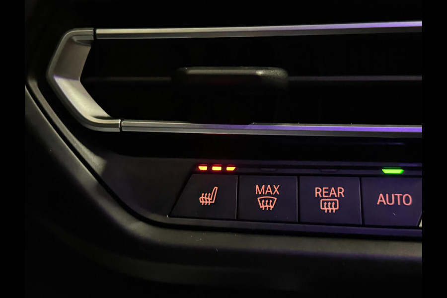 BMW 1-serie M135i xDrive M PERFORMANCE | NAP | PANO | KUIP | VOL!