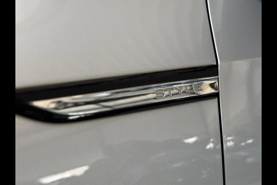 Volkswagen Golf 1.5 eTSI Style DSG | IQ LIGHT | CAMERA | SFEERVERLICHTING
