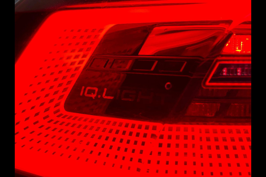 Volkswagen Golf 1.5 eTSI Style DSG | IQ LIGHT | CAMERA | SFEERVERLICHTING