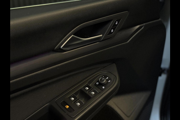 Volkswagen Golf 1.5 eTSI Style DSG | IQ LIGHT | CAMERA | SFEERVERLICHTING
