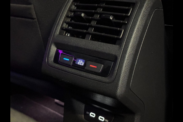 Volkswagen Golf 1.5 eTSI Style DSG | IQ LIGHT | CAMERA | SFEERVERLICHTING